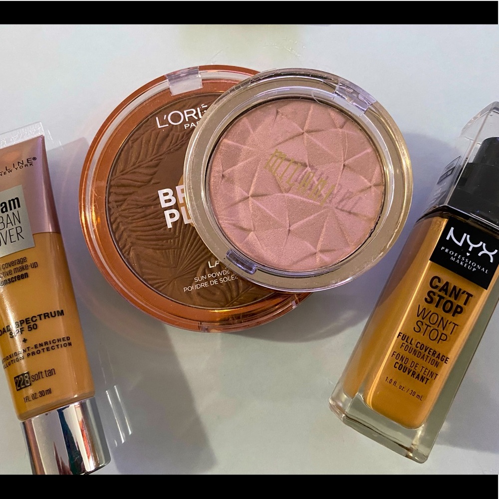 Lightly used to brand new make up bundle